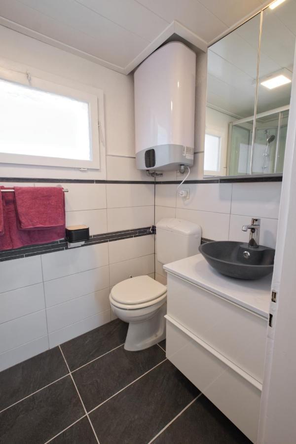 Lake Getaway Apartment With Private Entrance, Right On The Lake Constance Cycle Path, Barbecue Area, Free Wifi, Netflix And Free Bikes Salmsach Exterior foto